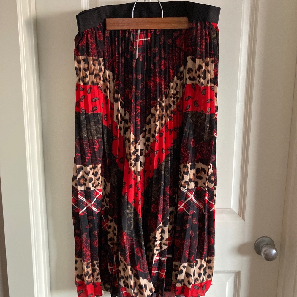REBA Pleated flowy Maxi Skirt Sz XL in EUC